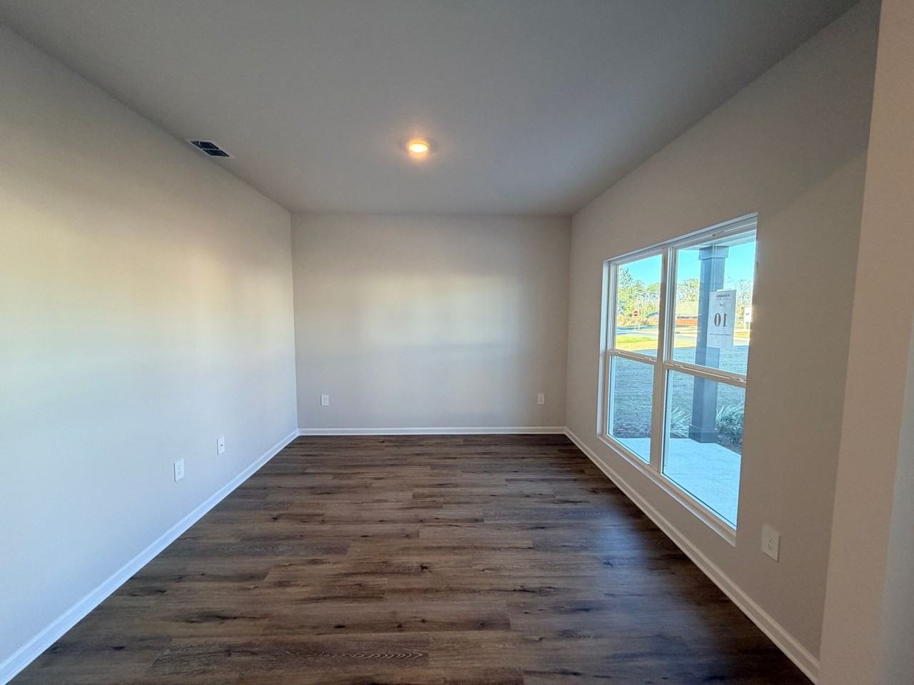 2048 Tottenham Dr - Photo 3 of 50