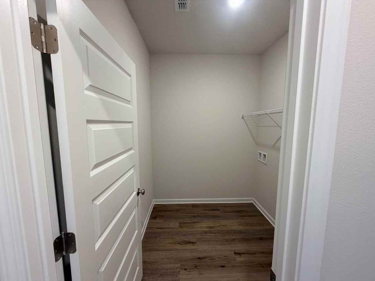 2048 Tottenham Dr - Photo 7 of 50