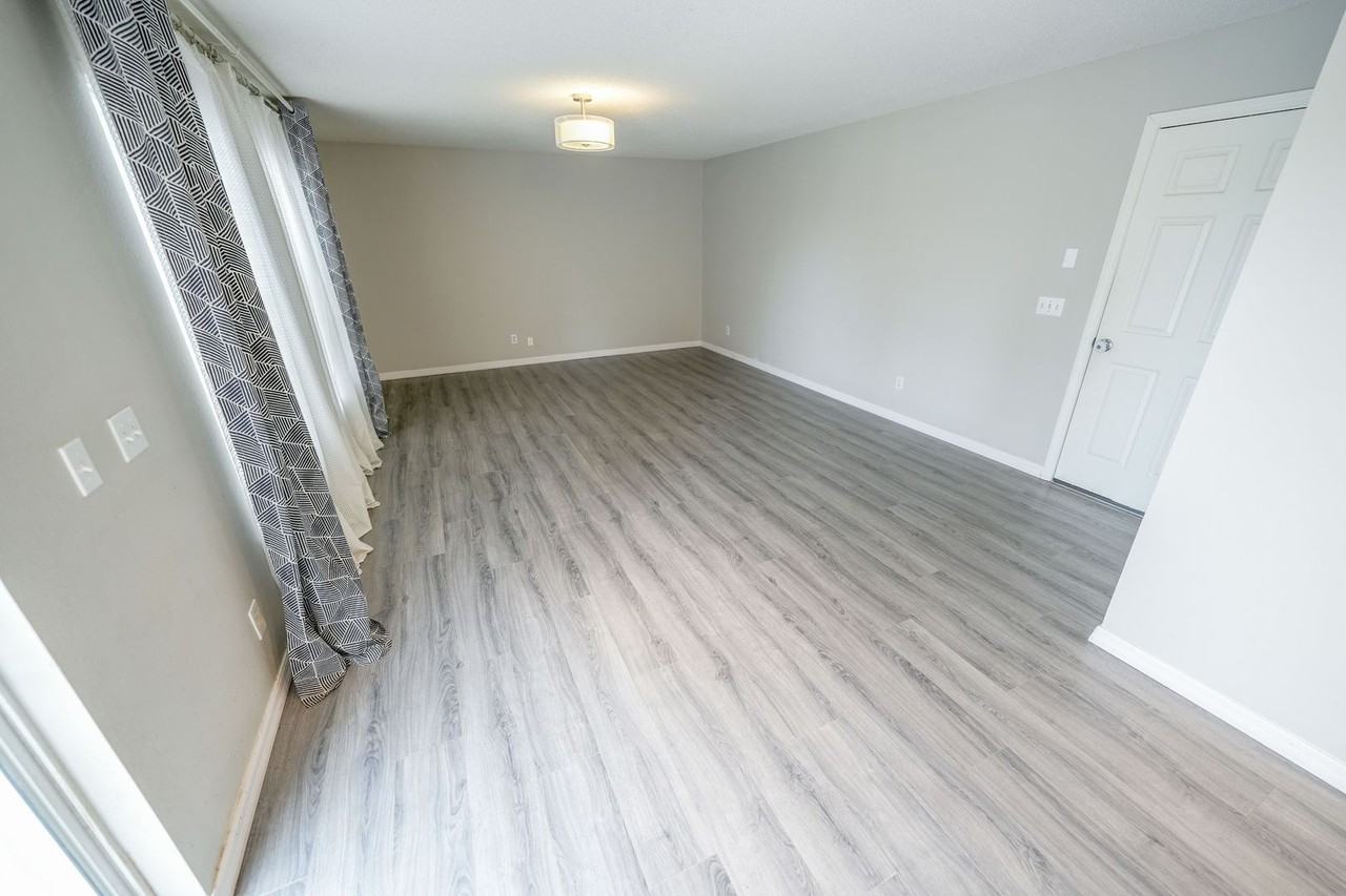 1942 Knollcrest Dr - Photo 6 of 25