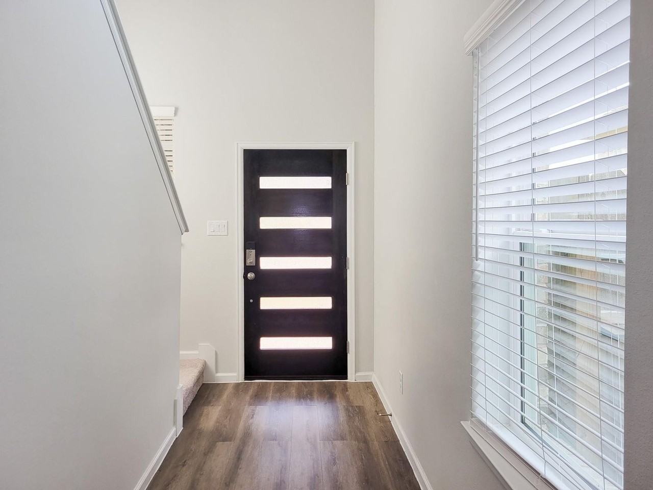 94 Valiant Ridge Trl - Photo 5 of 46