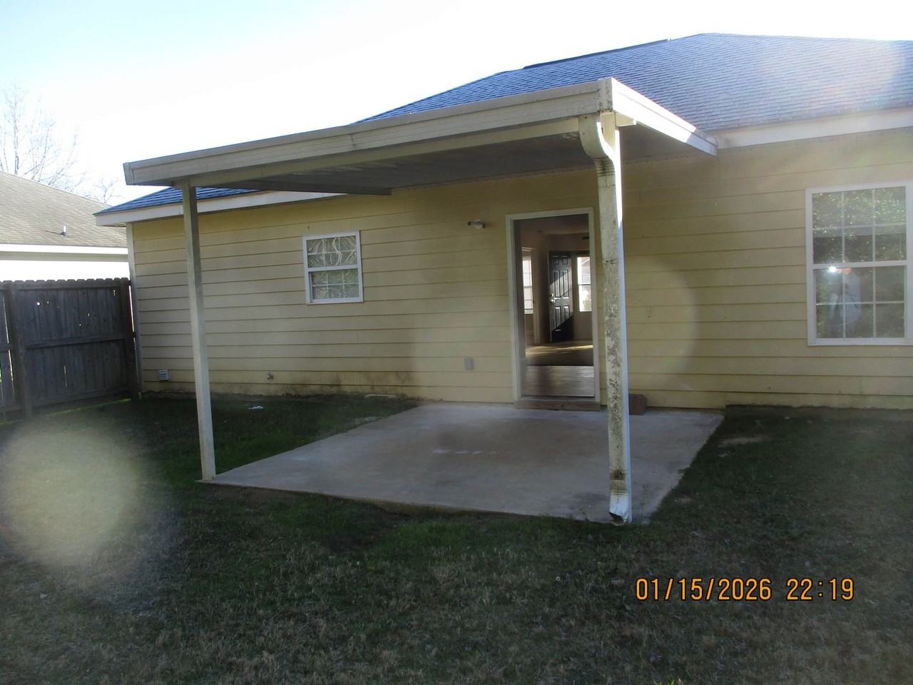 115 Laurelwood Ct - Photo 2 of 8