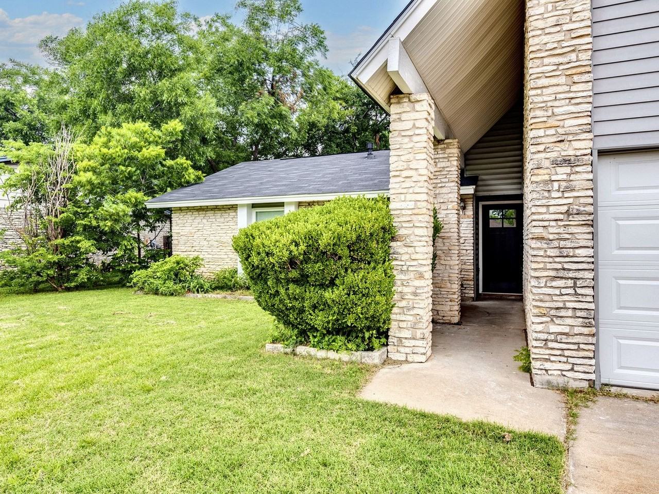 13002 Irongate Ave - Photo 5 of 28