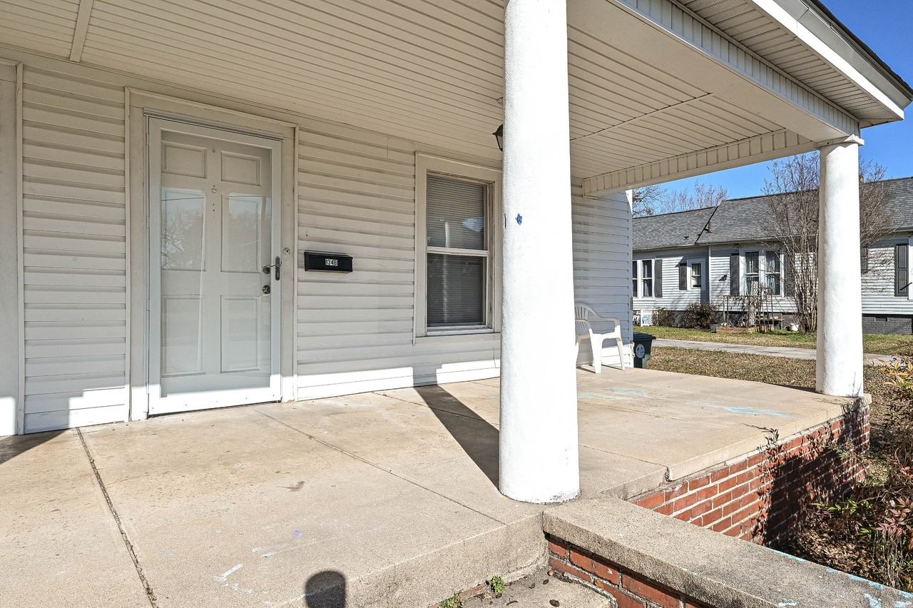 134 Saluda StreetUnit B #B - Photo 2 of 21