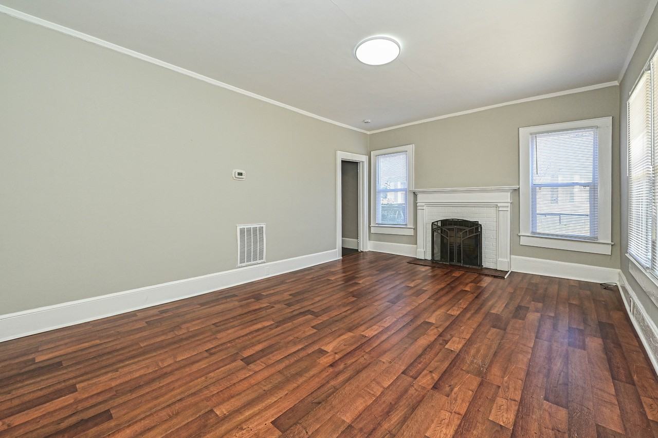 134 Saluda StreetUnit B #B - Photo 4 of 21