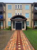 featured image of 428 S Broadway Ave