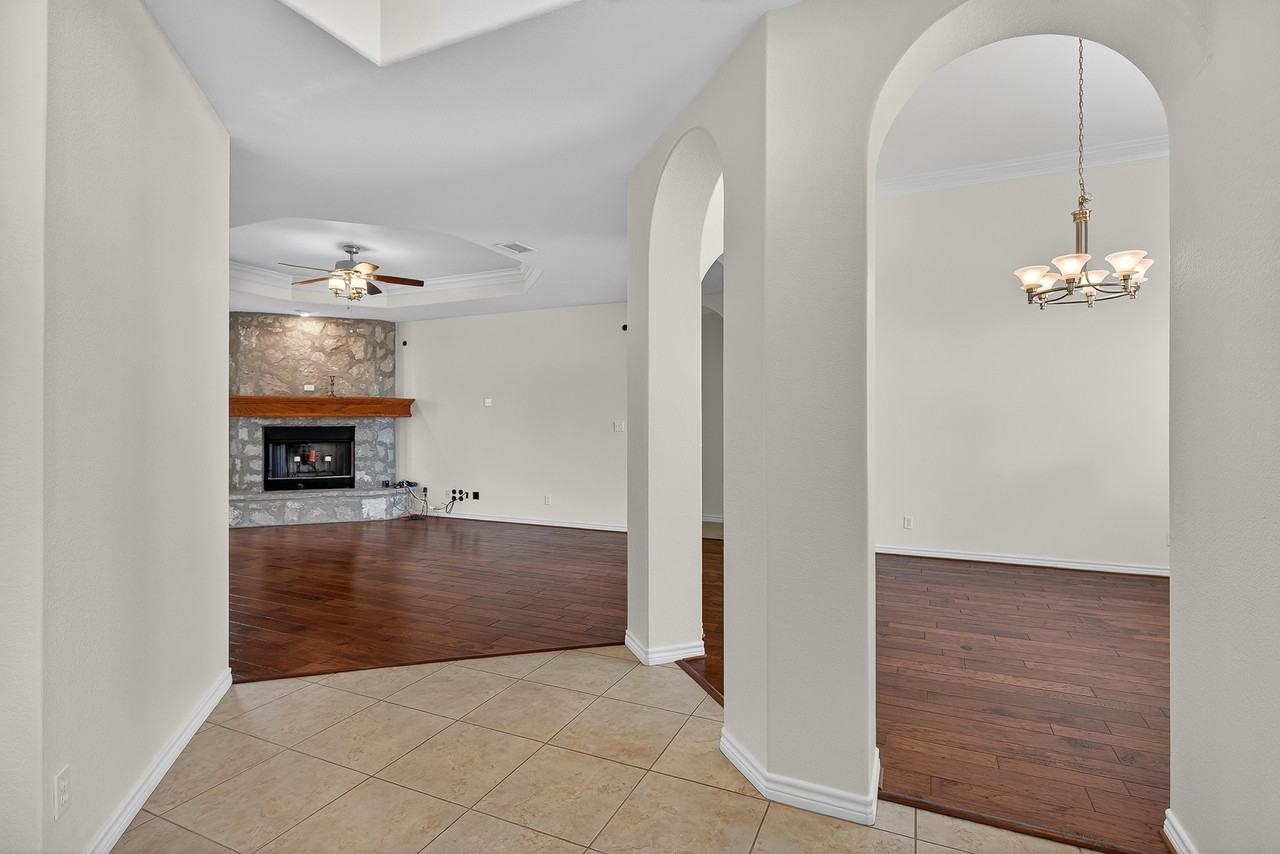 114 Friendswood Ave #1 - Photo 4 of 27