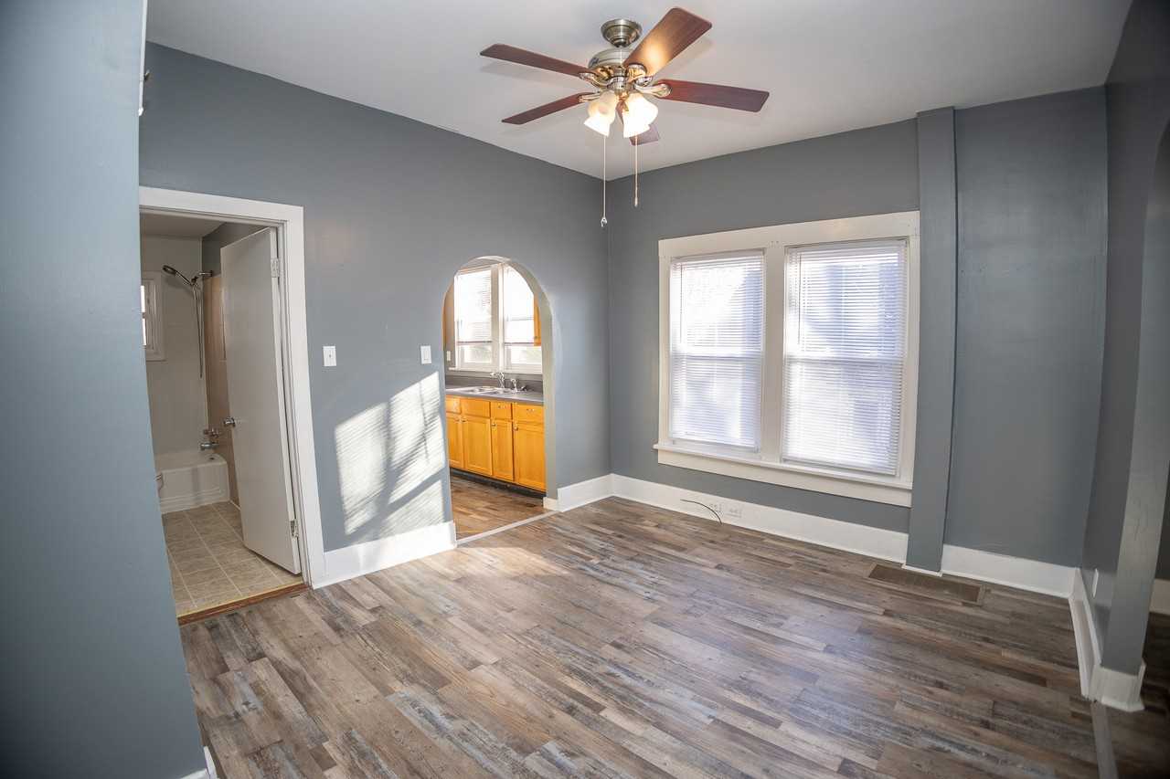 201 Hub St #B - Photo 3 of 19