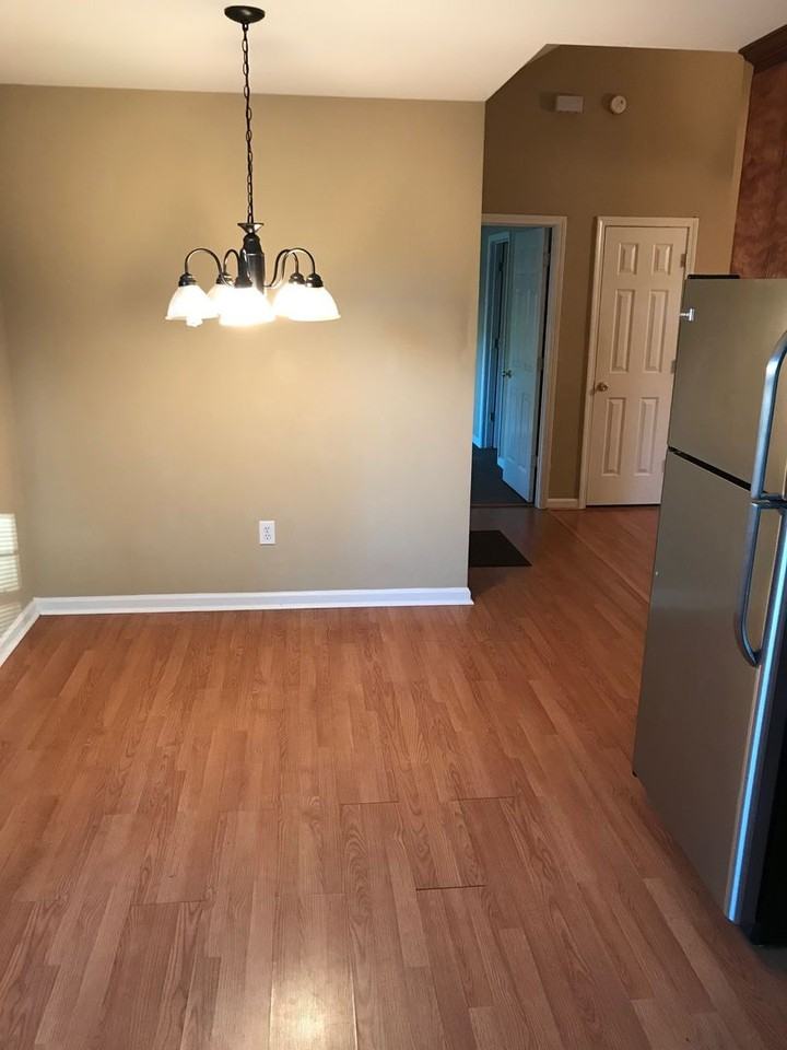 290 Johnson Dr - Photo 4 of 10