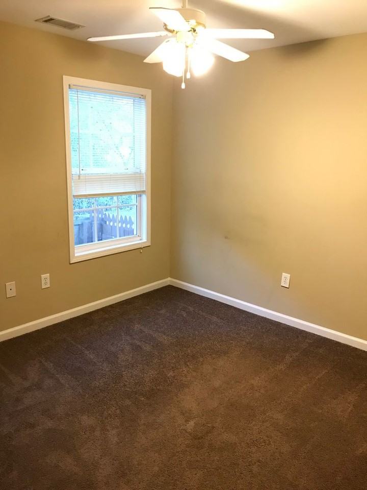 290 Johnson Dr - Photo 5 of 10