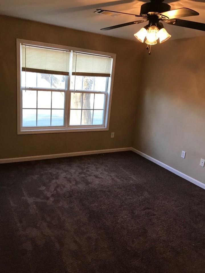 290 Johnson Dr - Photo 7 of 10