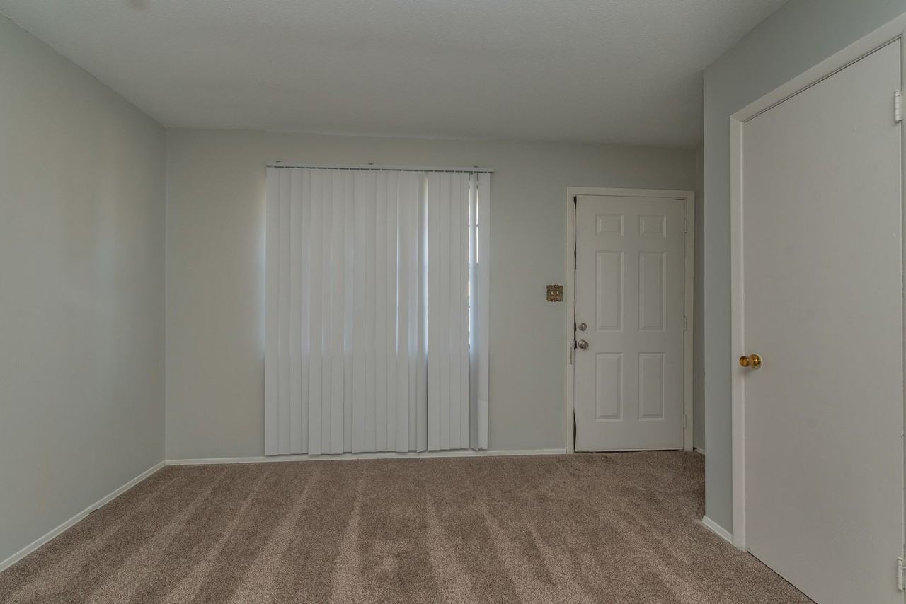 1514 Bleakley St - Photo 5 of 31