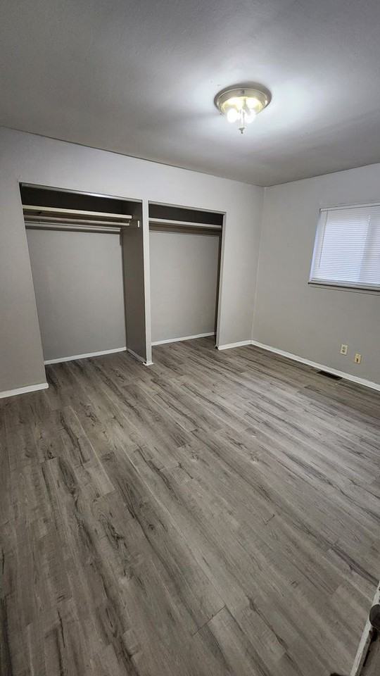 1644 Holmes St - Photo 4 of 9