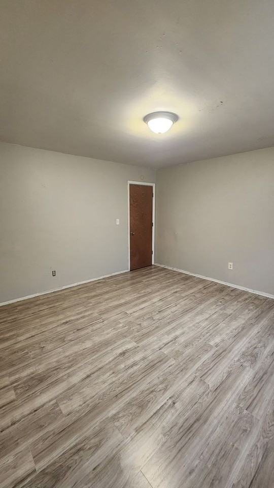 1644 Holmes St - Photo 6 of 9