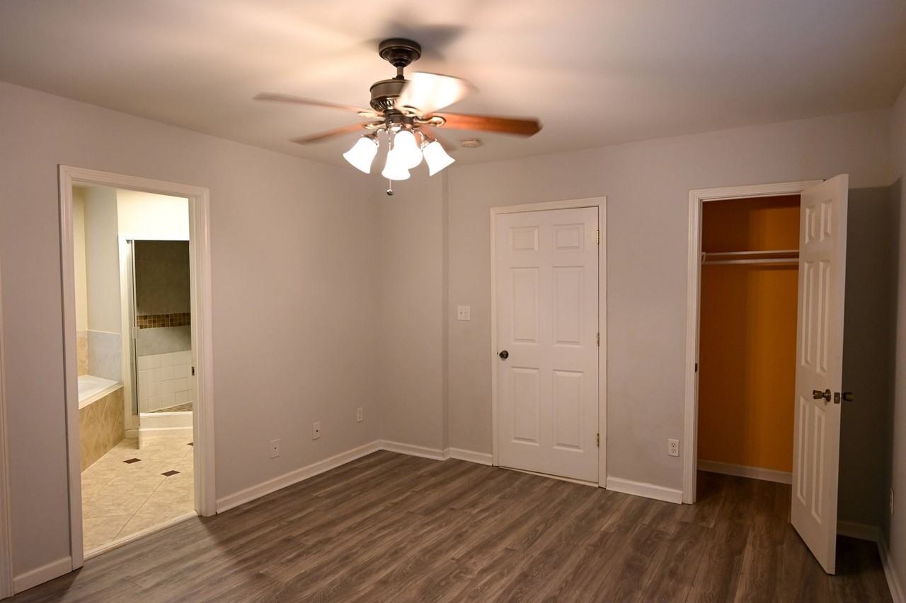 7122 Ramblewood Dr - Photo 3 of 50