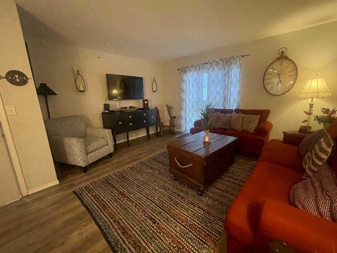 2906 Vineyards Pkwy #2 - Photo 2 of 25