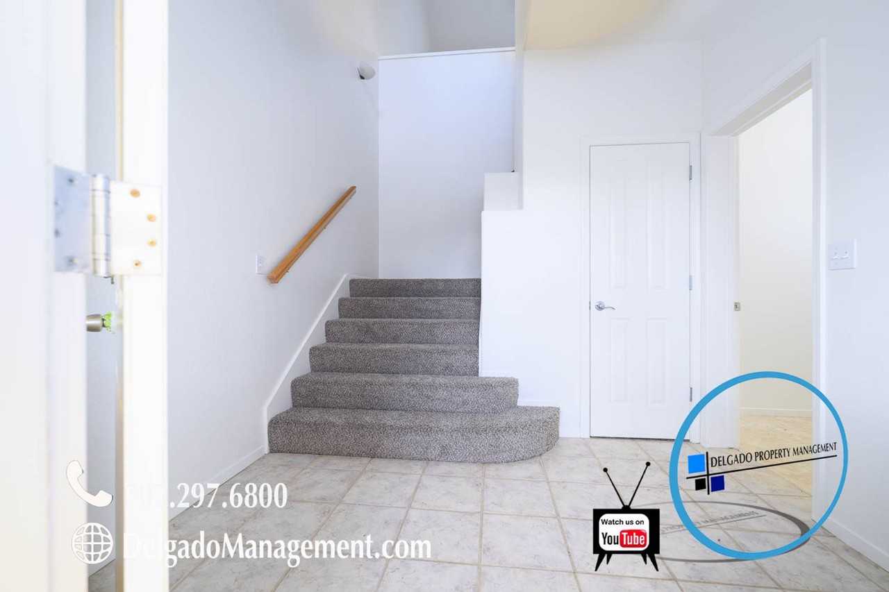 106 Shoal Dr W - Photo 4 of 40