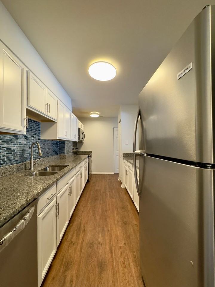 1701 Mt Washington Ct #E - Photo 5 of 16