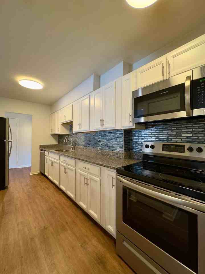 1701 Mt Washington Ct #E - Photo 6 of 16