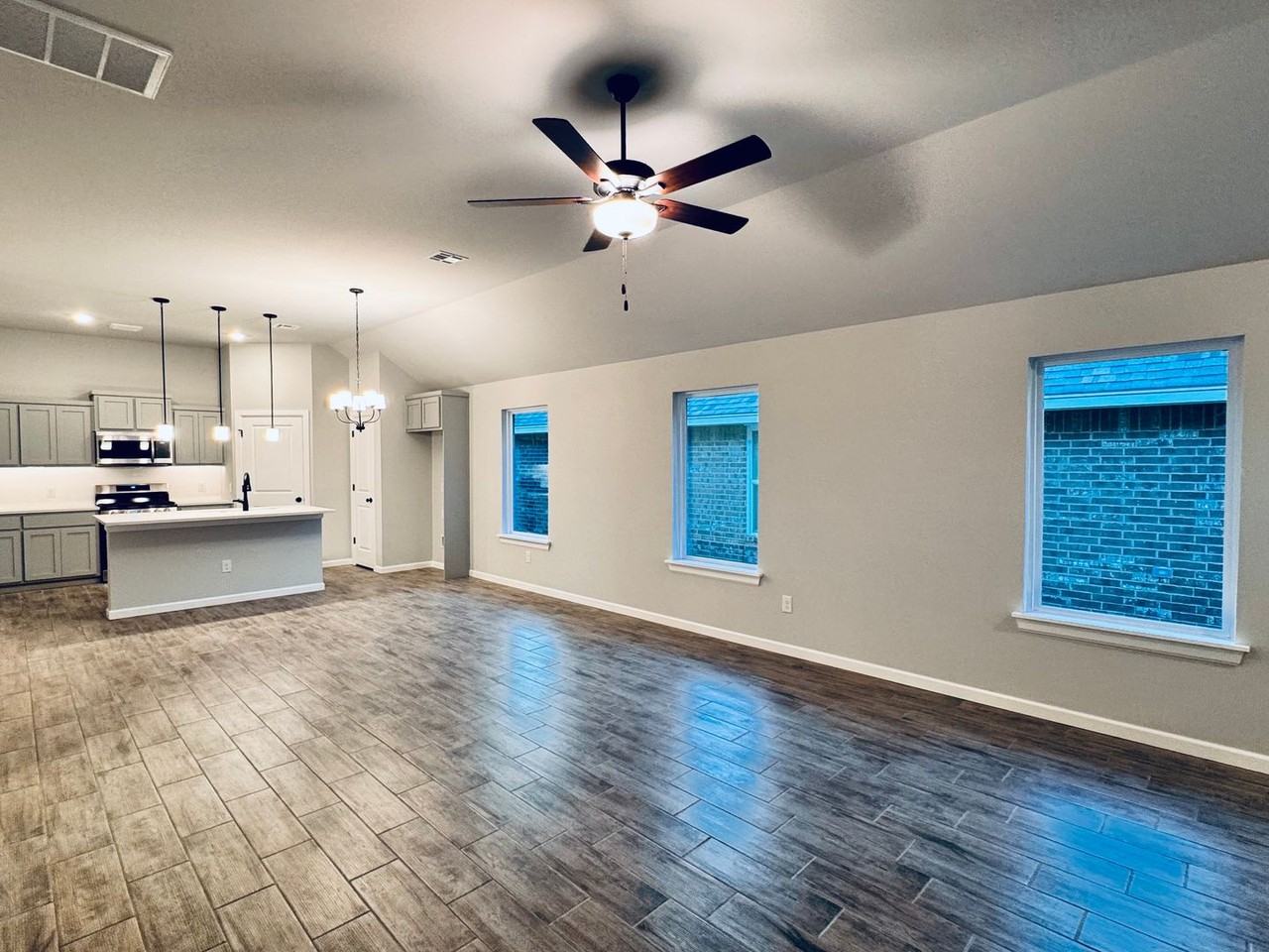 1112 Sw 139th Ter - Photo 4 of 4