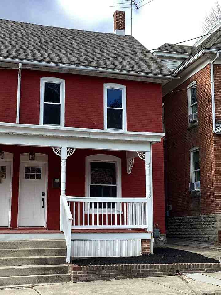 121 N Broad St - Photo 2 of 34