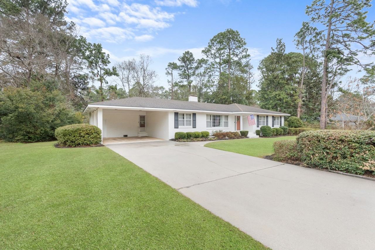 106 Benson Dr - Photo 2 of 23