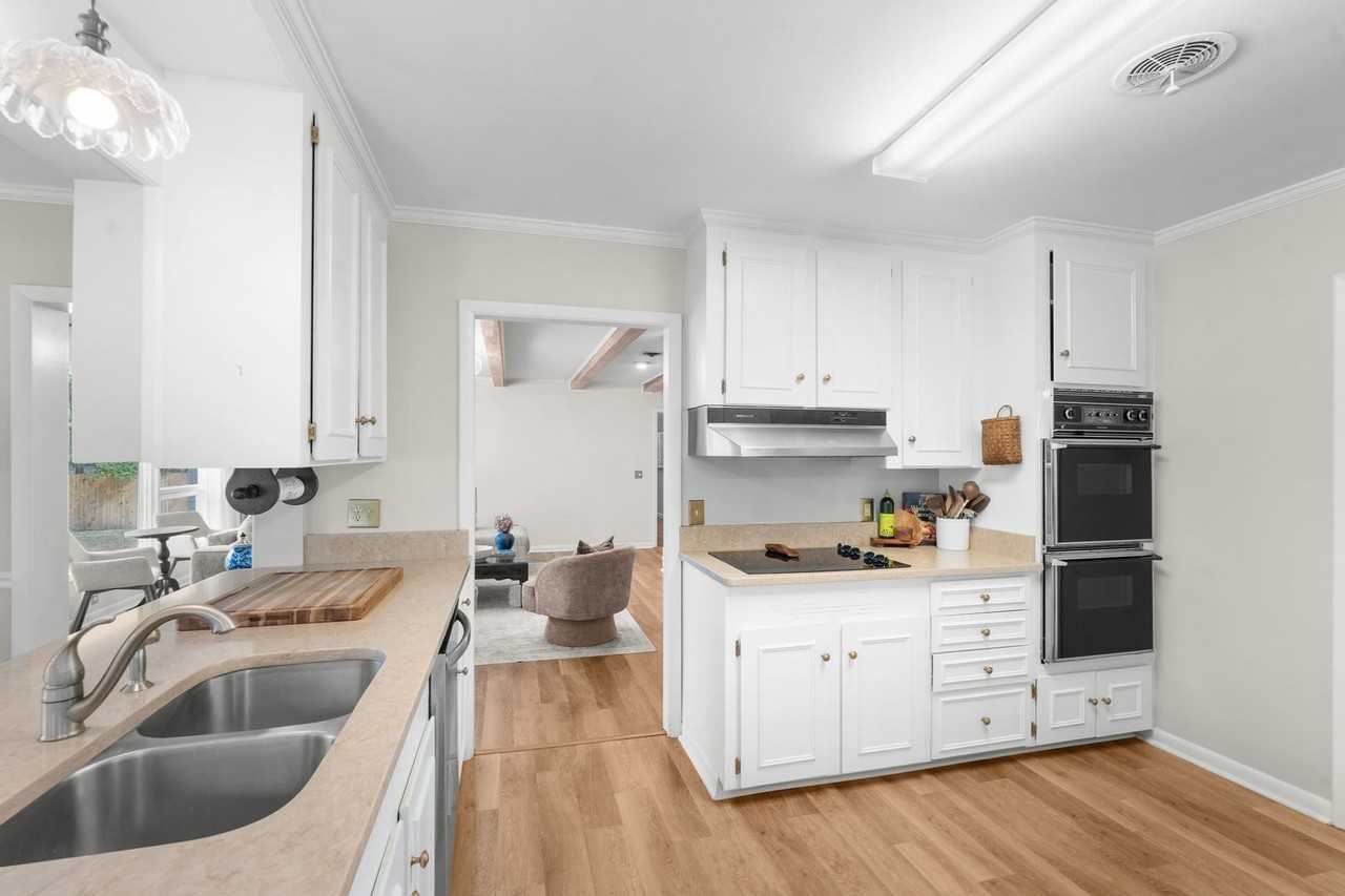 106 Benson Dr - Photo 4 of 23