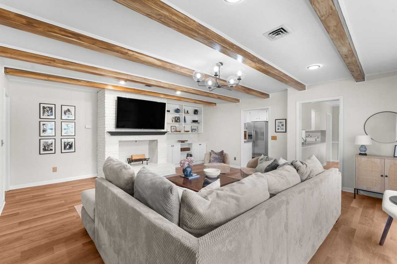 106 Benson Dr - Photo 7 of 23