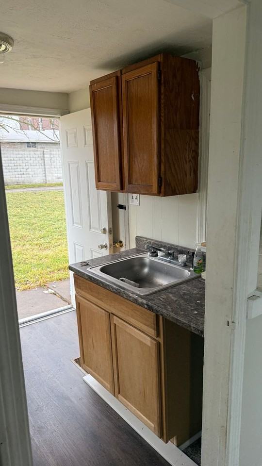 815 Darr Ave - Photo 4 of 7