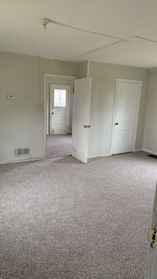 815 Darr Ave - Photo 5 of 7