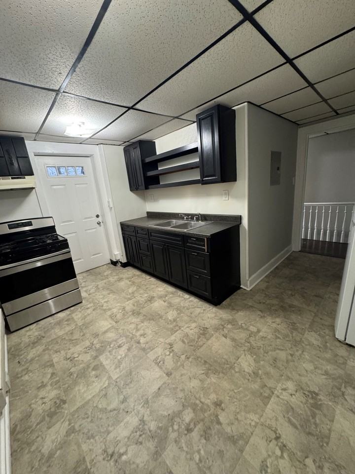 257 Cumberland St #3 - Photo 3 of 5