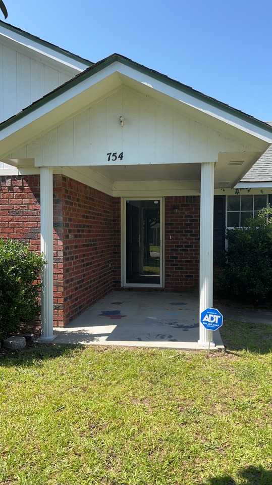 754 Melissa Dr #1 - Photo 2 of 28