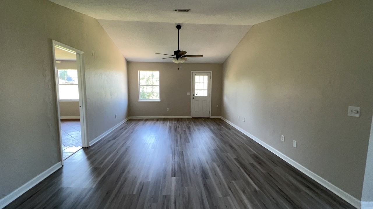 754 Melissa Dr #1 - Photo 4 of 28