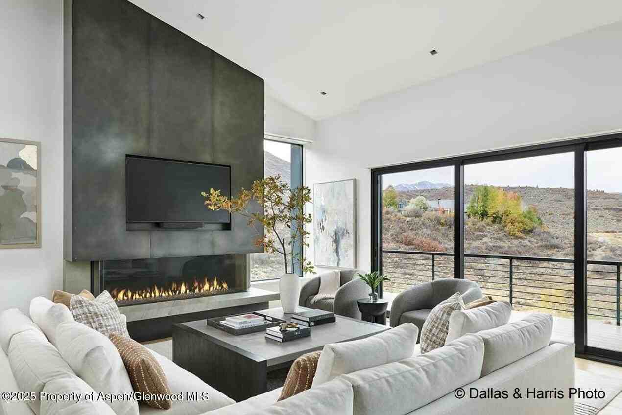 2196 Lazy O Rd - Photo 4 of 50