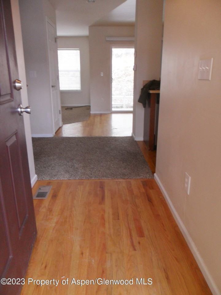 144 E Cathedral Ct - Photo 2 of 17