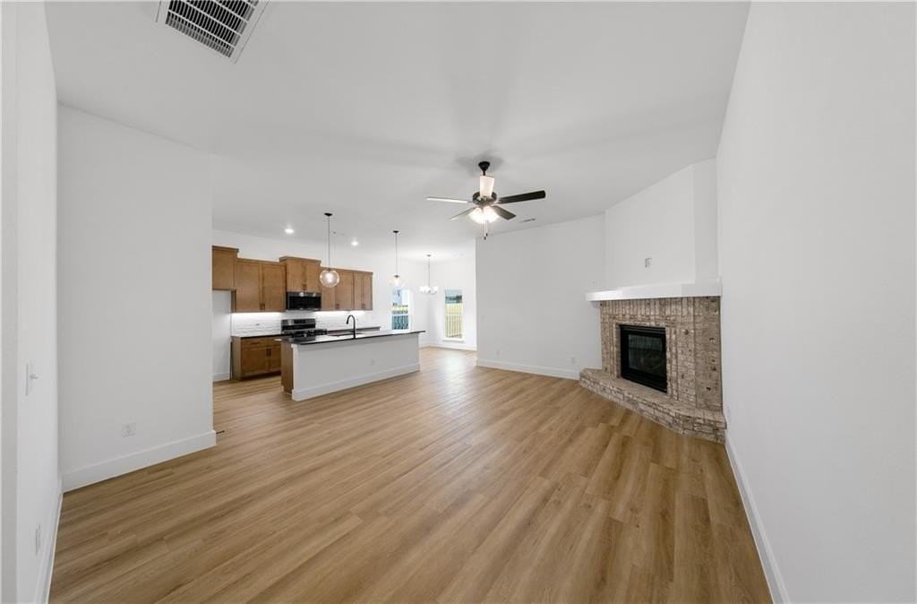 8851 Sunspire  LN - Photo 5 of 30