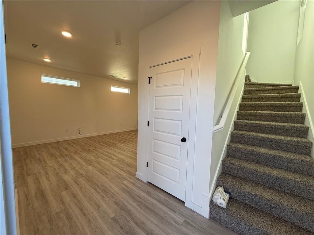 831 States Ave - Photo 3 of 22