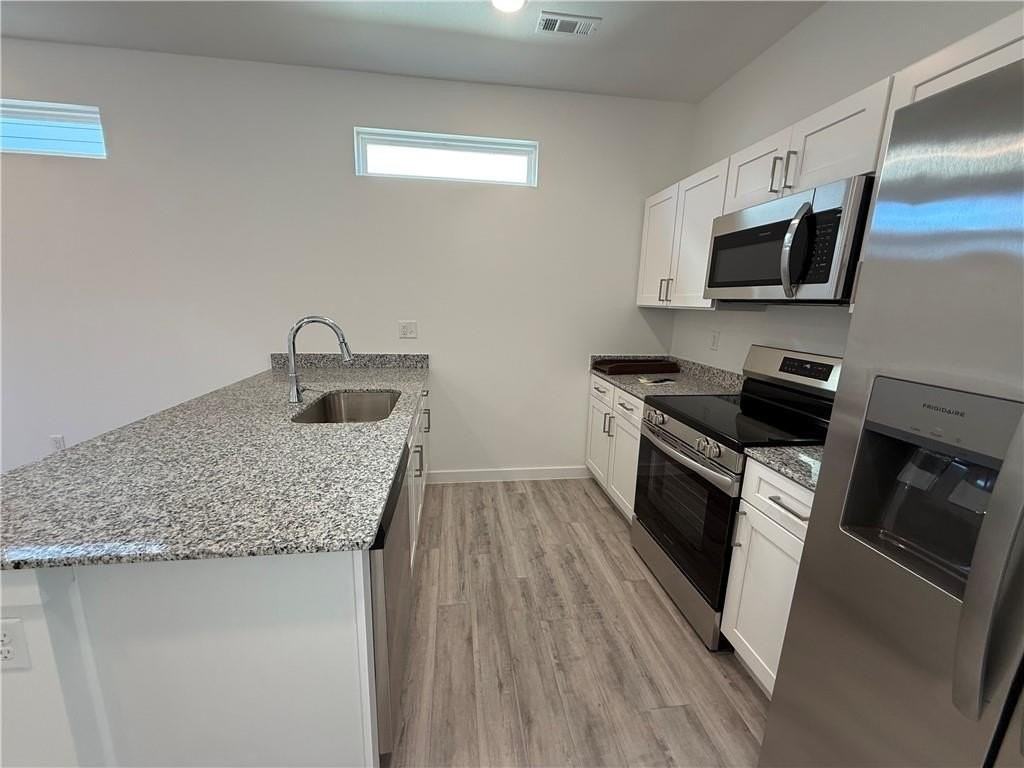 831 States Ave - Photo 7 of 22