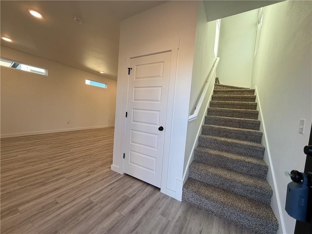 1051 States Ave - Photo 2 of 22