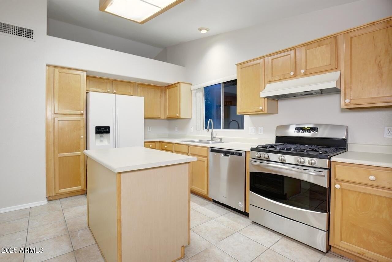 19016 N 52nd Ln - Photo 2 of 33