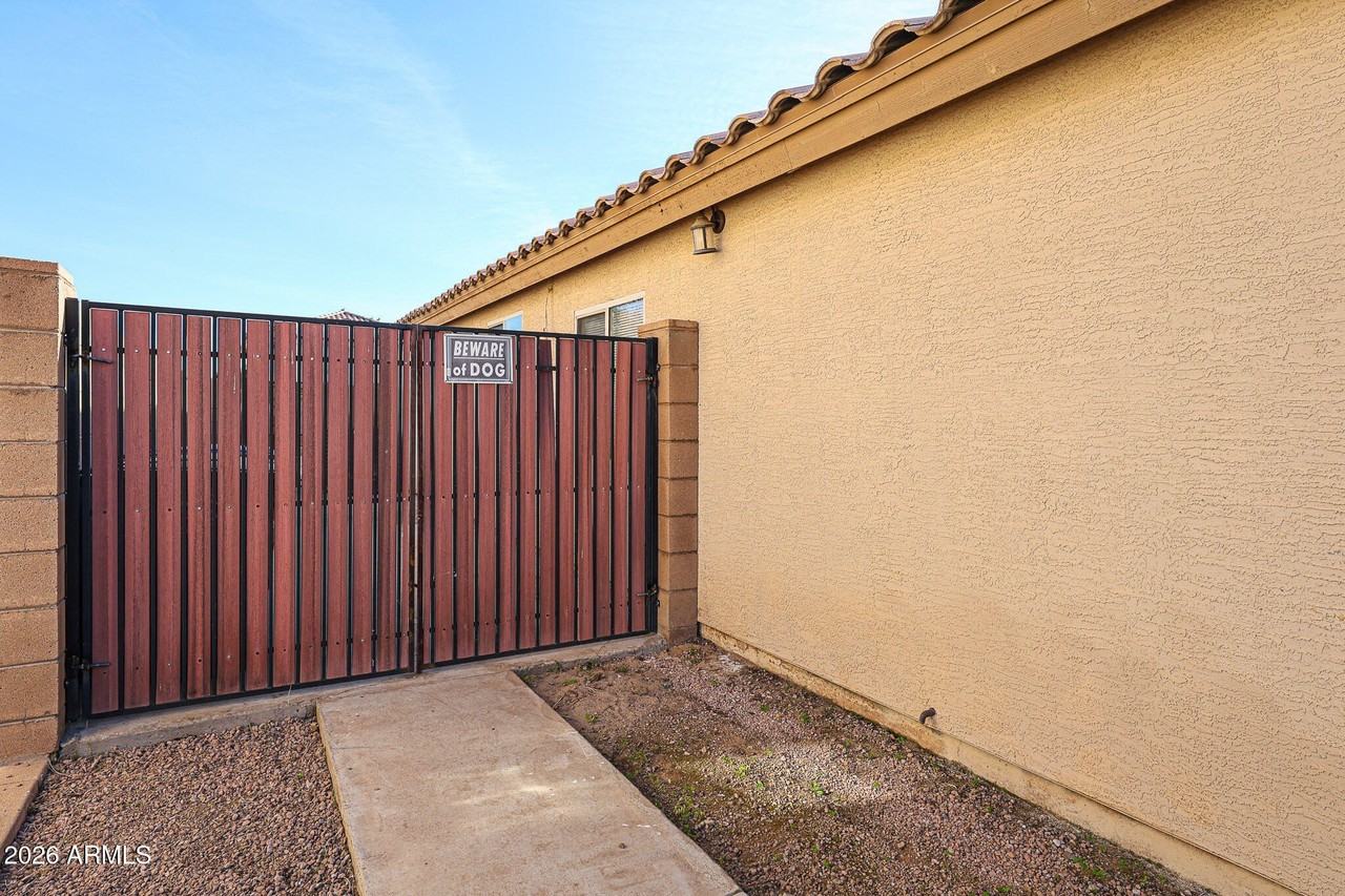 12811 N Palm St - Photo 4 of 42