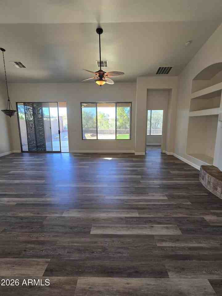 17648 W Buckhorn Dr - Photo 5 of 18