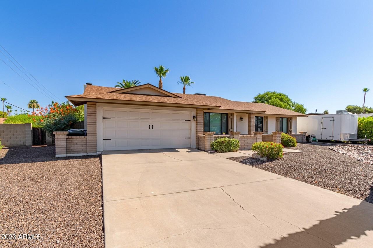 5202 E Sheena Dr - Photo 2 of 27