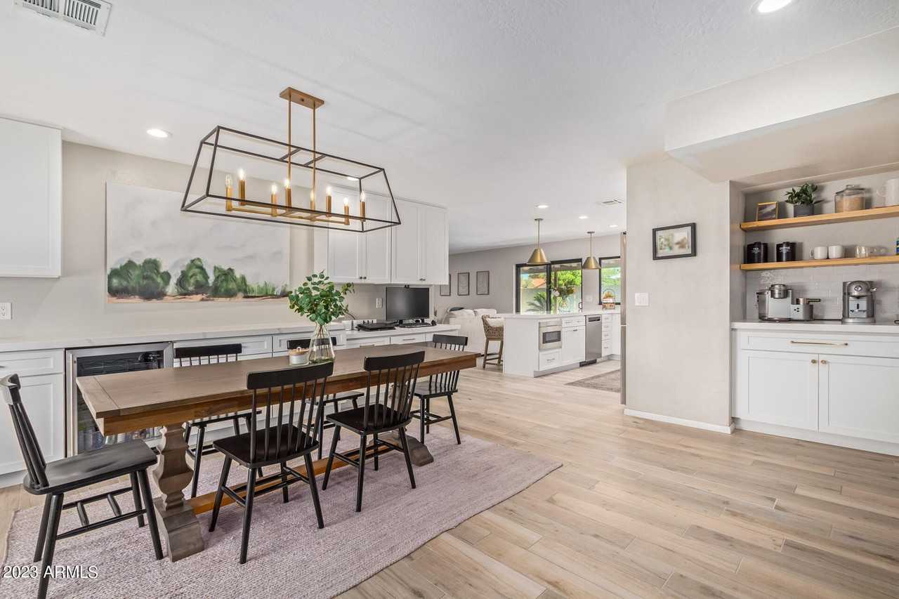 5202 E Sheena Dr - Photo 6 of 27