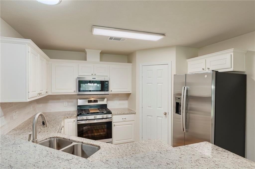 1426 Fincastle Loop - Photo 7 of 24