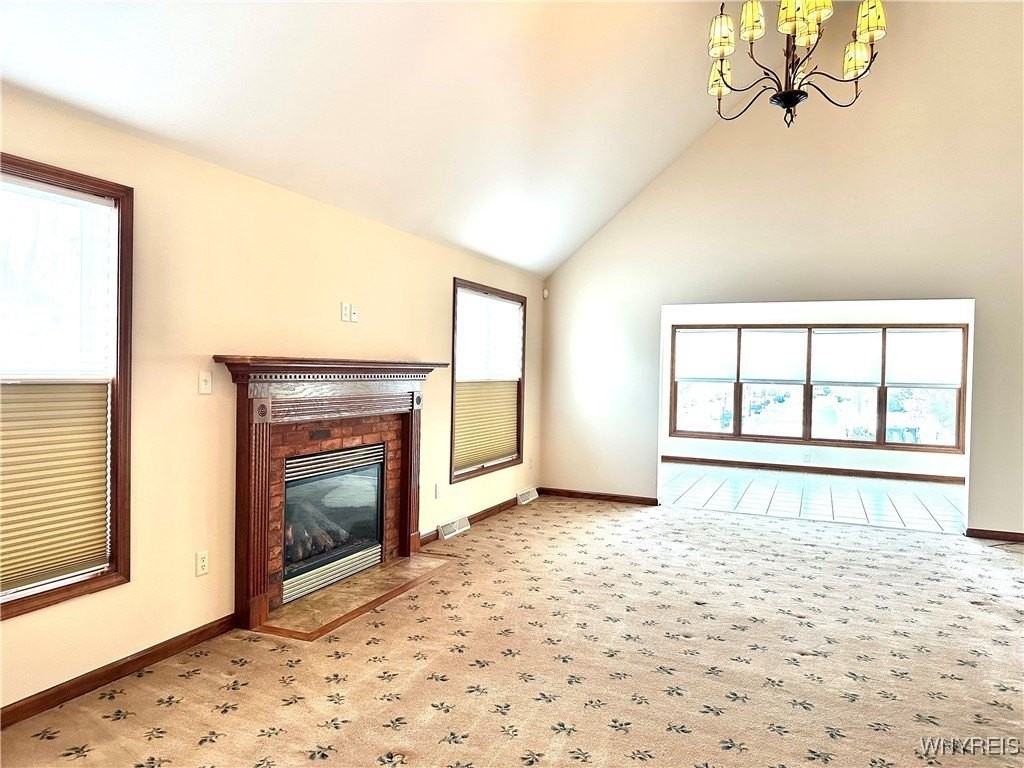 8047 Laurel Park Ln - Photo 5 of 38