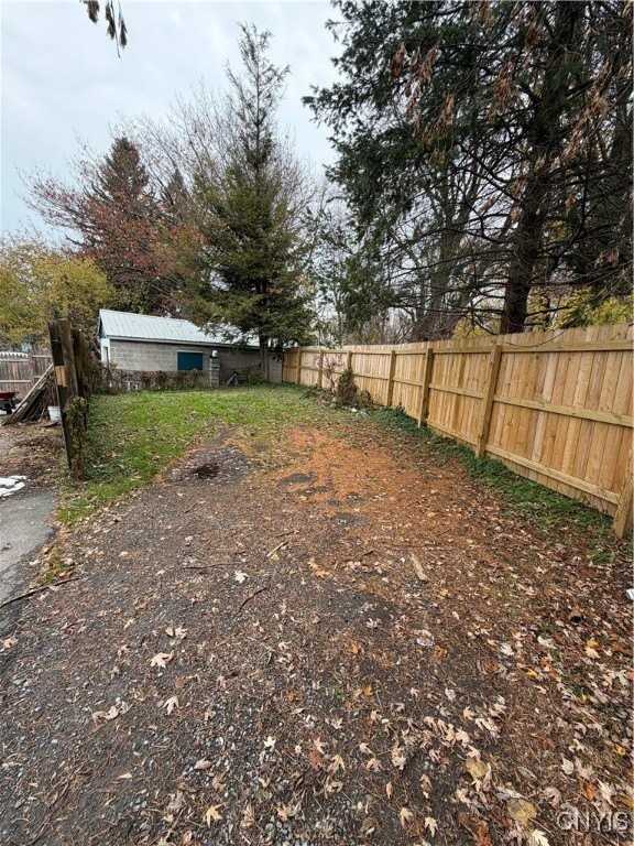 432 W Mullin St - Photo 2 of 14