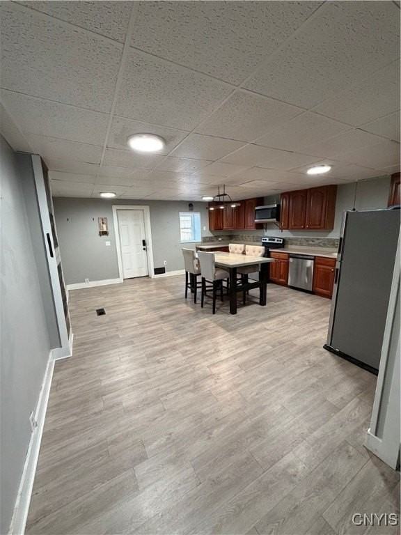 432 W Mullin St - Photo 6 of 14