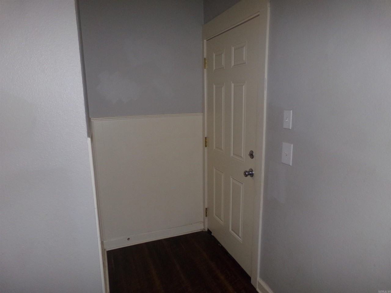 624 W 33rd St - Photo 3 of 18