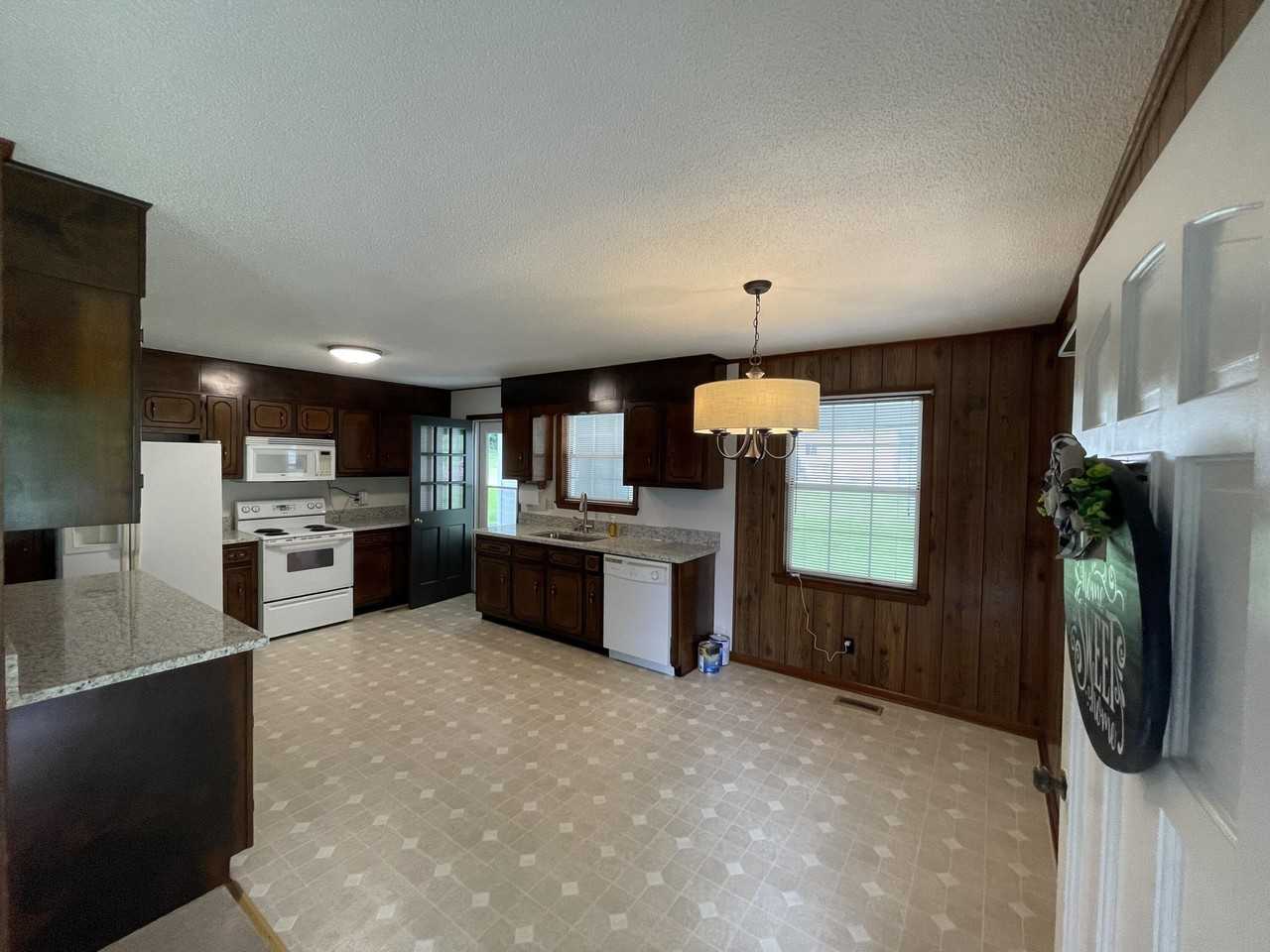 309 Shasta Ave - Photo 4 of 16