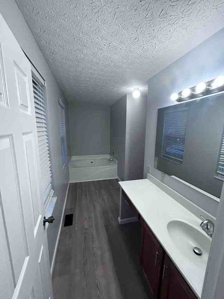 6729 Kristins Cove Ln - Photo 5 of 27